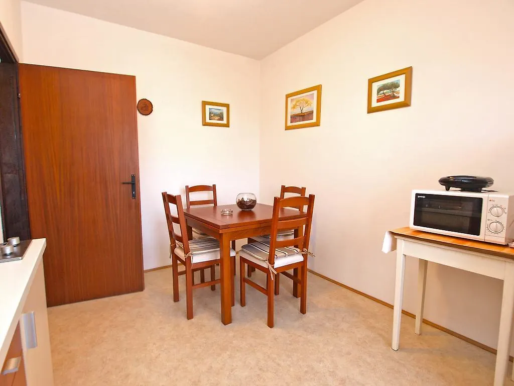 Family Friendly Apartment 946 Pula 0*,  Croatia