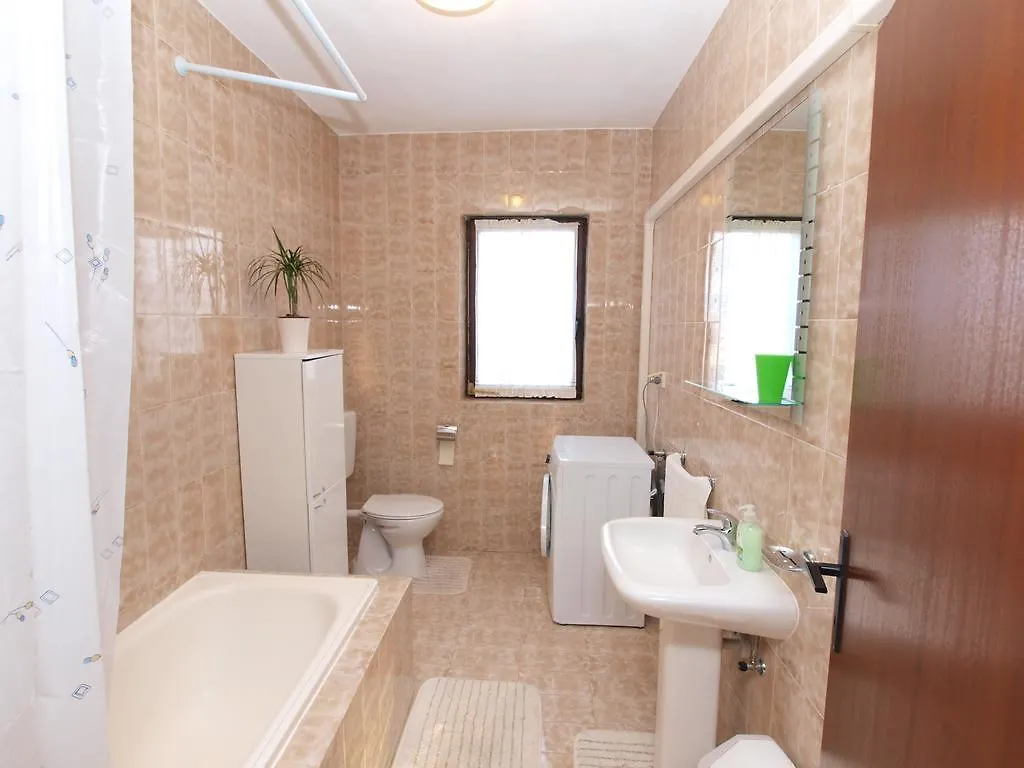 Family Friendly Apartment 946 Pula Croatia